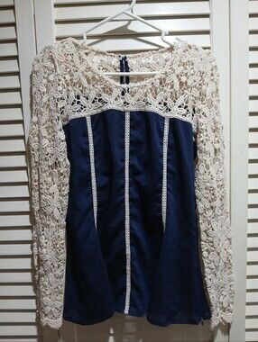 Semi-Sheer Lace Overlay Tunic Top Bkouse – Navy & Ivory – Size Medium